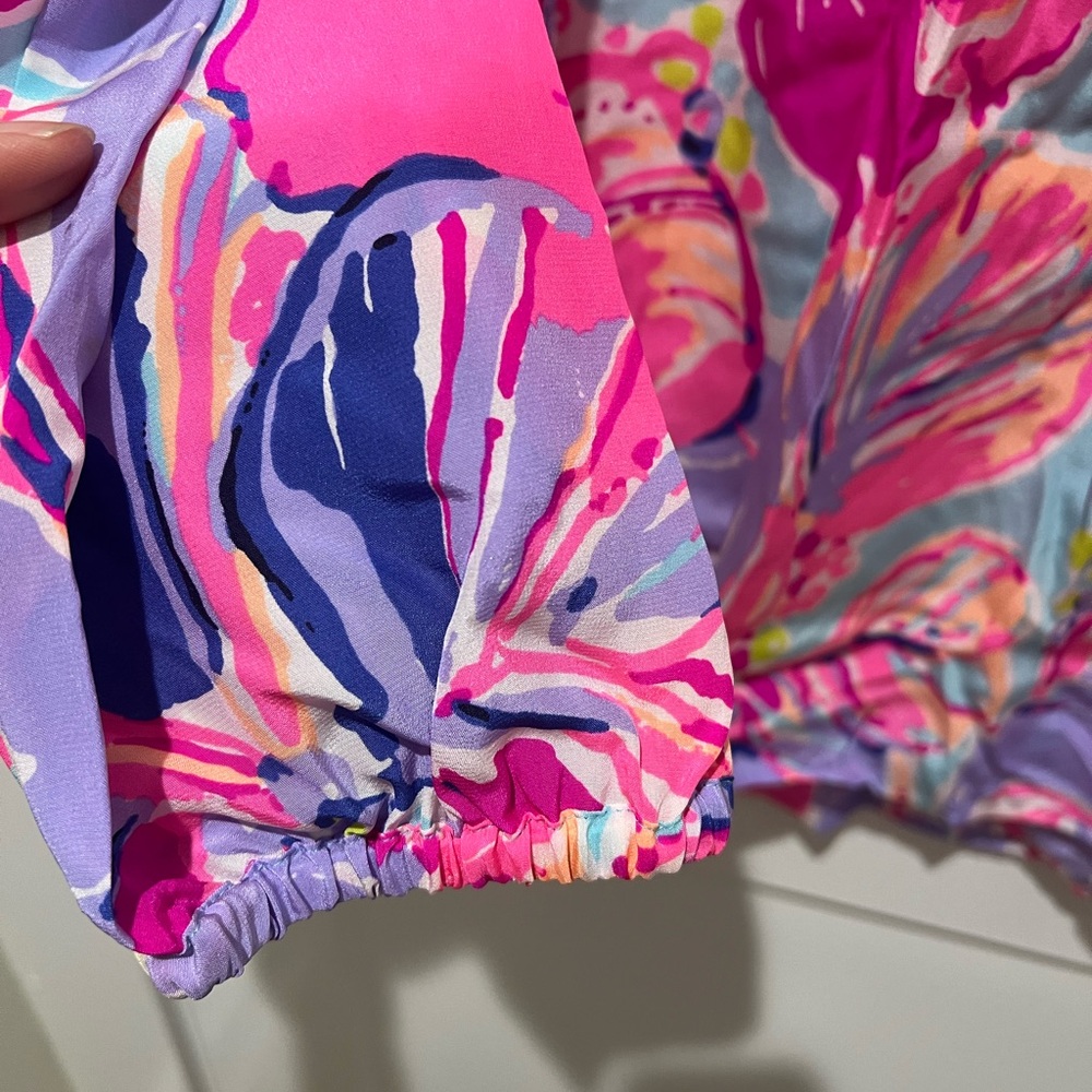 Lilly Pulitzer silk blouse, size M - Picture 5 of 6